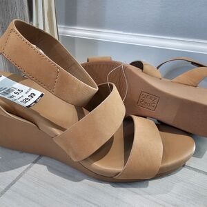 Naturalizer Tan Wedge Sandals Size 9.5